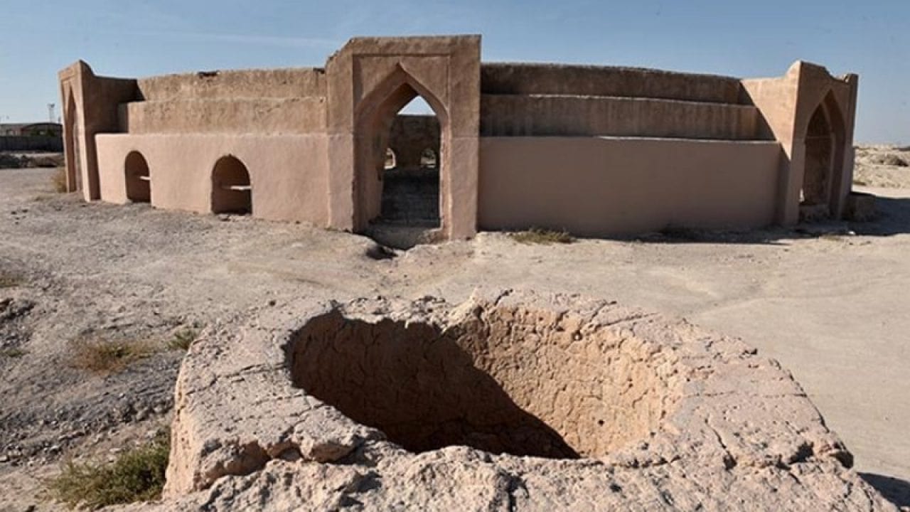 جاهای دیدنی بندر کنگ | ۱۴ جای دیدنی در شهر بادگیرهای سنتی