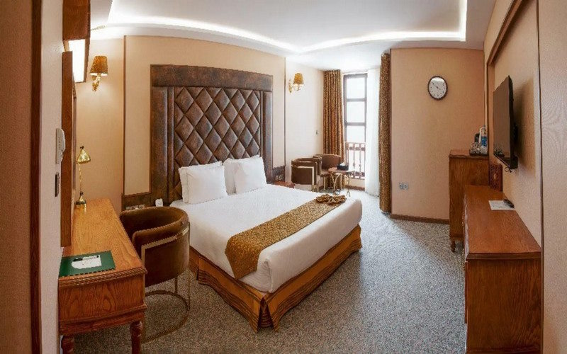 هتل بزرگ رز شیراز