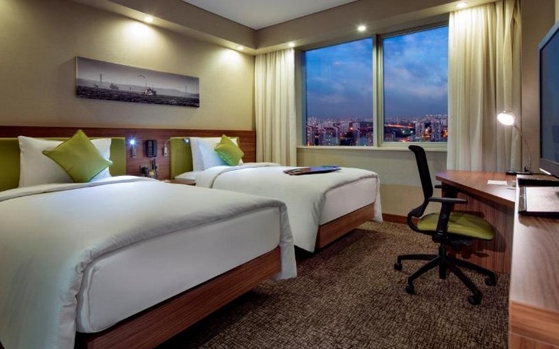 هتل Hampton by Hilton Istanbul Kayasehir