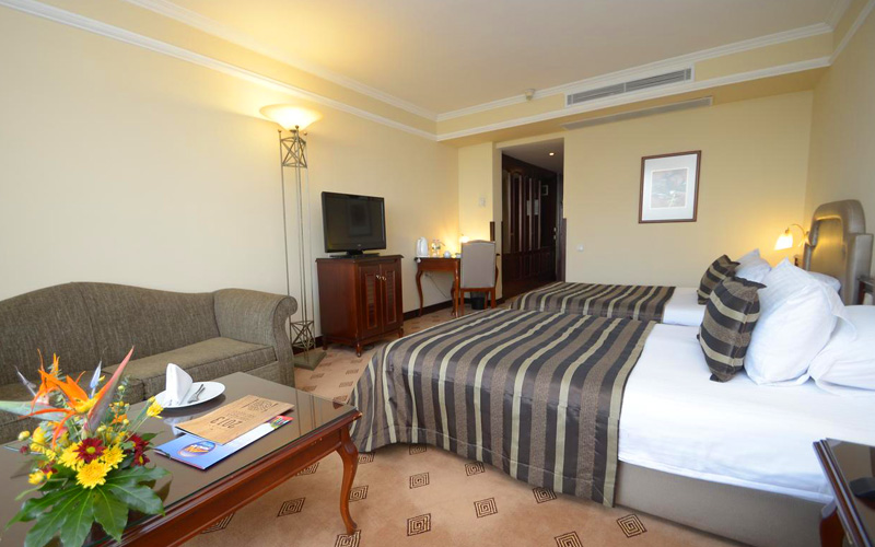 هتل Karaca Hotel Izmir