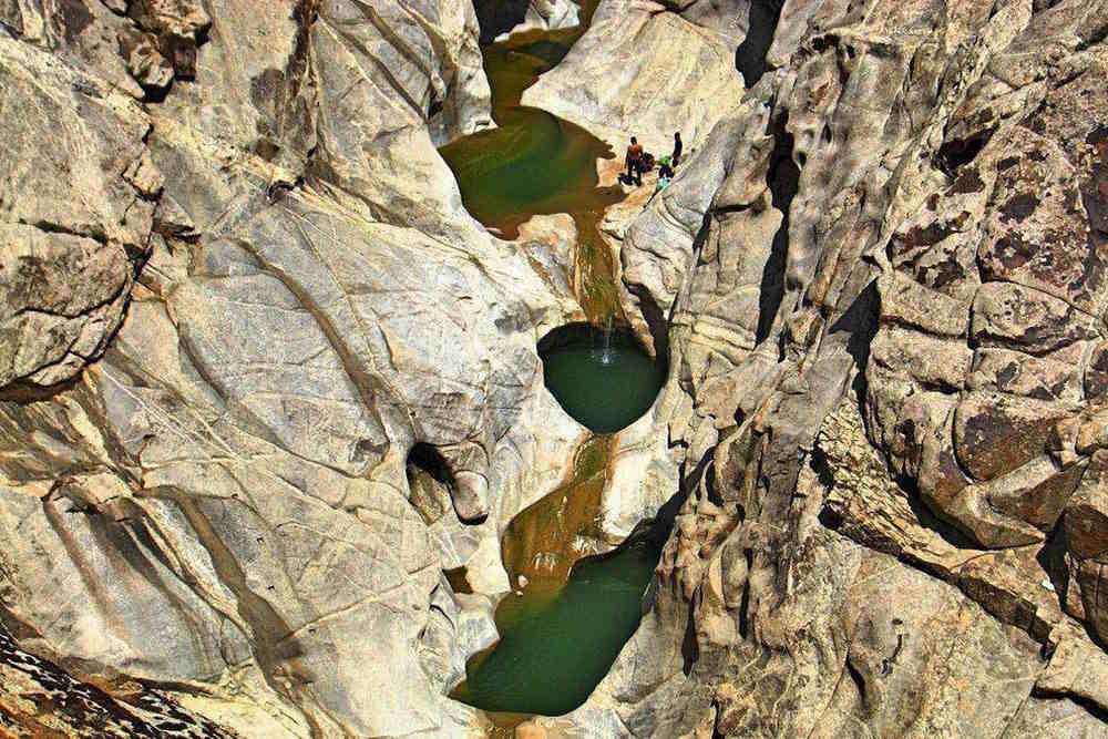 معرفی زیباترین آبشارهای لرستان + مسیر و نکات رفتن