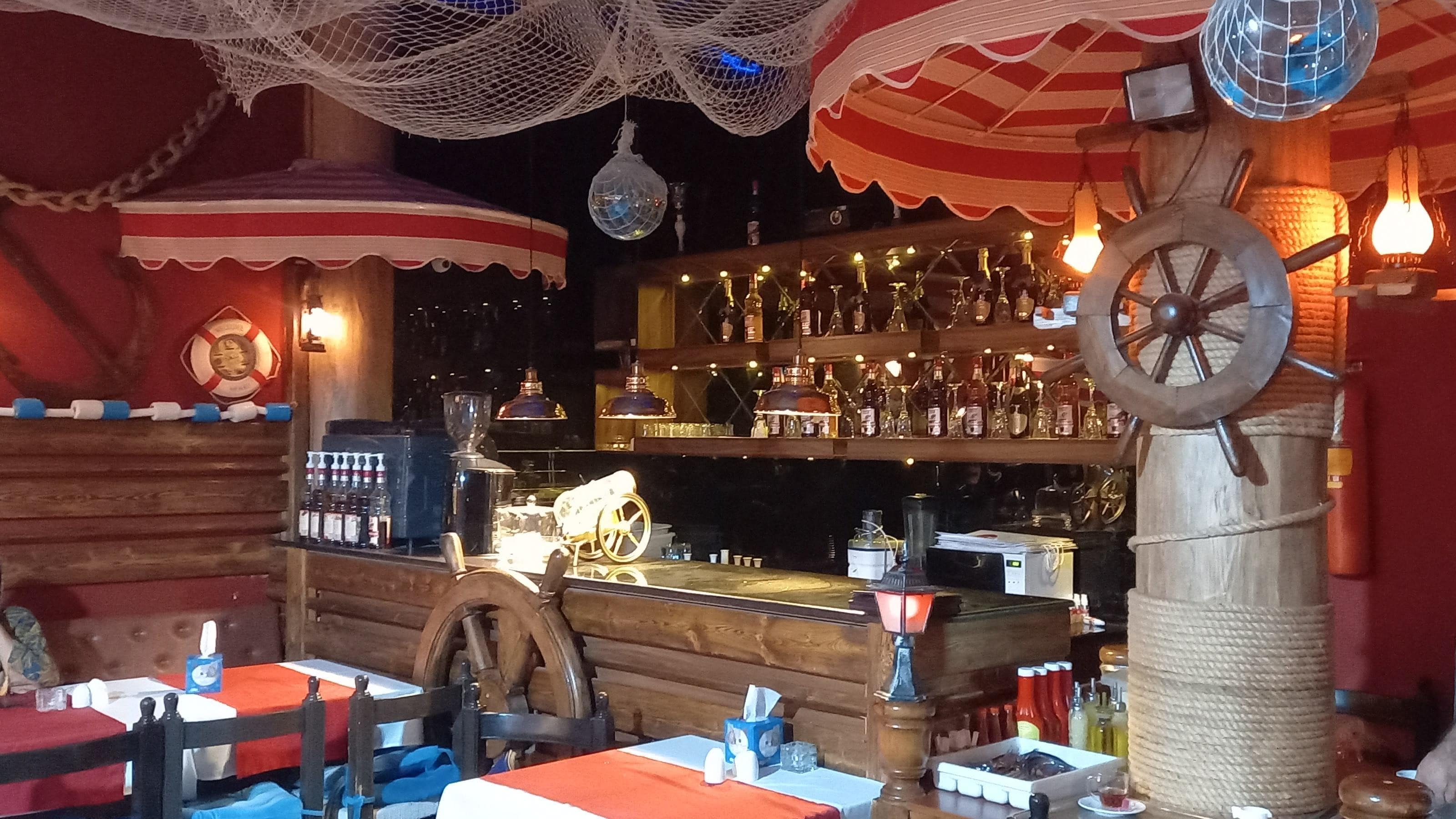 بهترین رستوران با موسیقی زنده تهران | معرفی ۹ رستوران با موسیقی