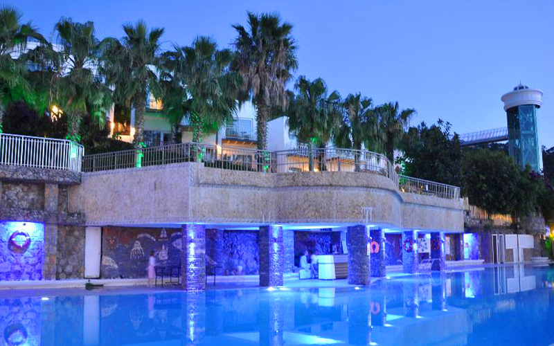 هتل Blue Dreams Resort