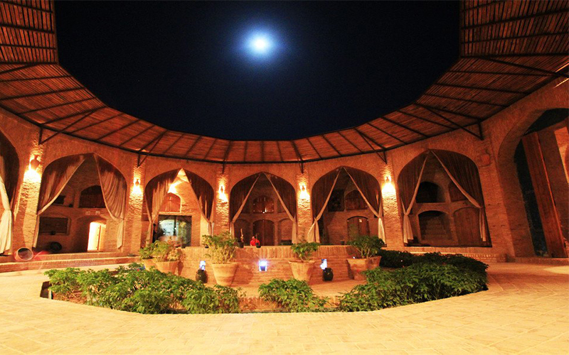 اقامتگاه سنتی کاروانسرای زین الدین مهریز