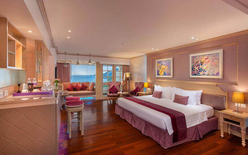 هتل Diamond Cliff Resort and Spa Phuket
