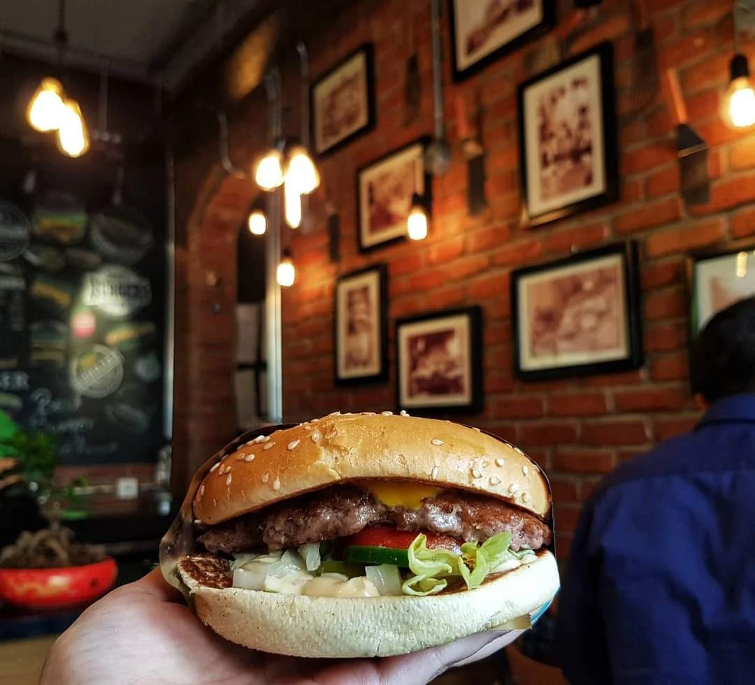 بهترین برگر تهران را کجا بخوریم؟ | از گرانترین تا ارزانترین برگر