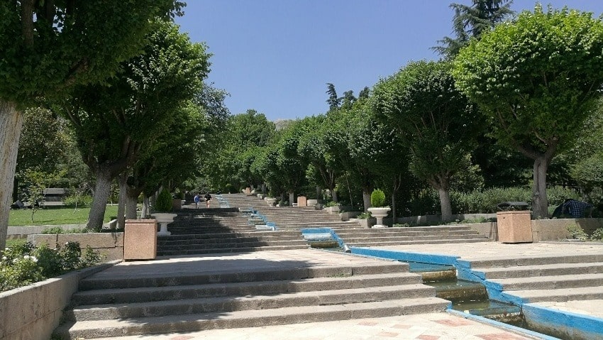 بوستان یا پارک نیاوران | باغی با معماری سلطنتی