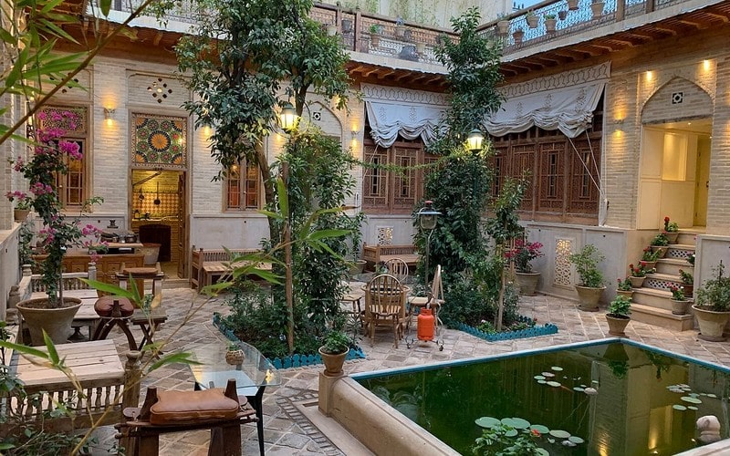 اقامتگاه خانه شیرازی شیراز