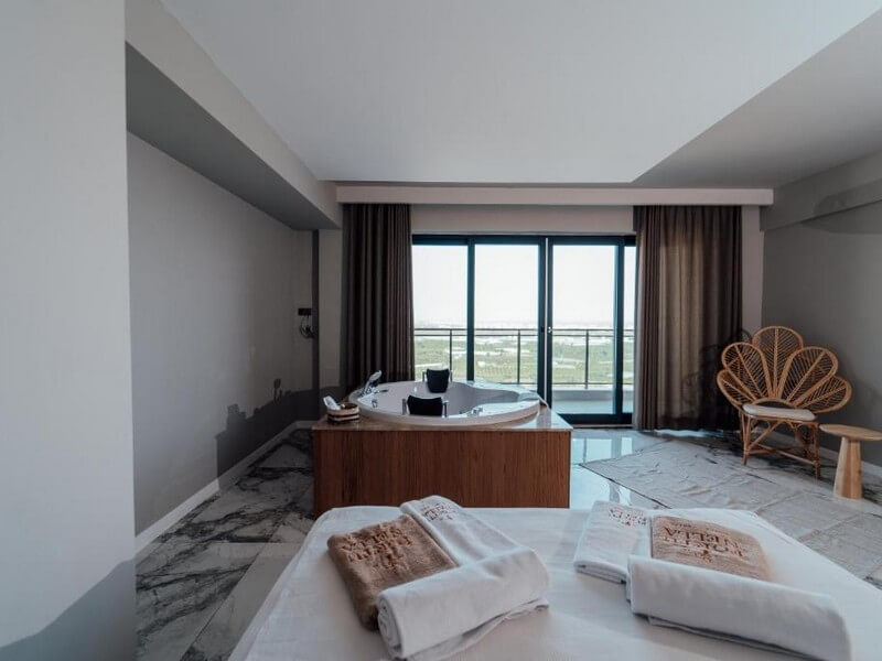 هتل Fortunella Suites and Villas Antalya