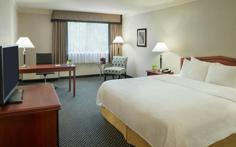 هتل Toronto Don Valley Hotel and Suites
