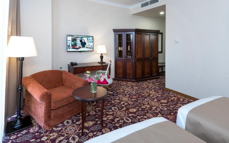 هتل Ani Grand Yerevan