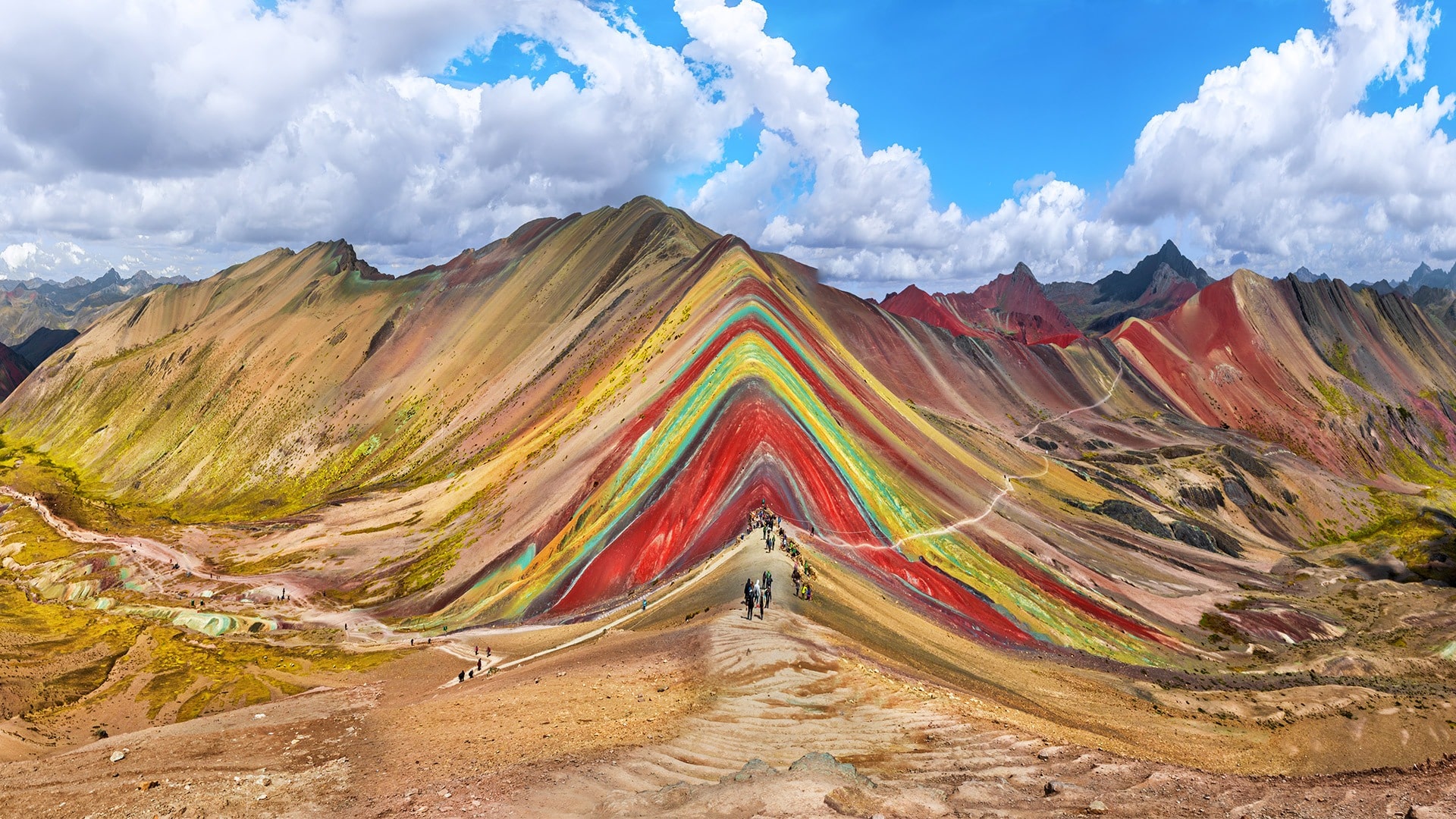 جاهای دیدنی چین | از کوه های رنگی تا شهرهای معلق