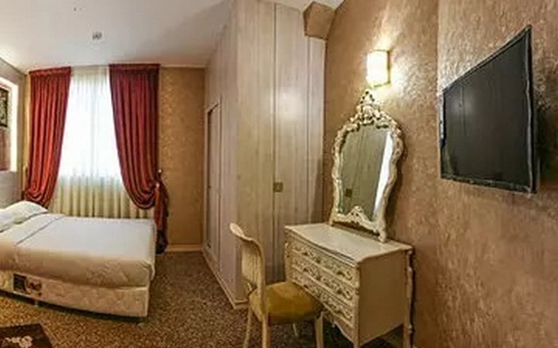 هتل استقلال قم