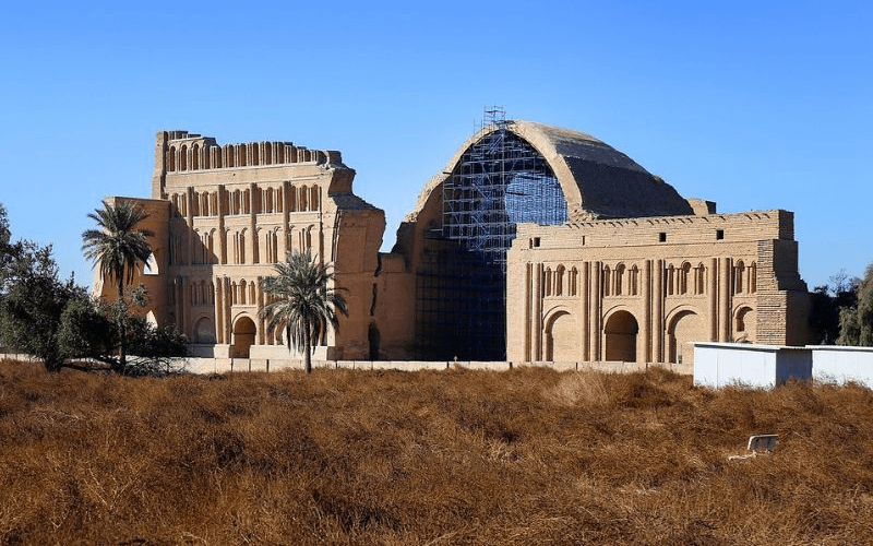 طاق کسری کجاست؟ تاریخچه، عجایب و راهنمای بازدید