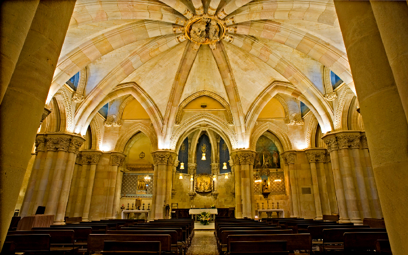 کلیسای لاساگرادا فامیلیا بارسلونا