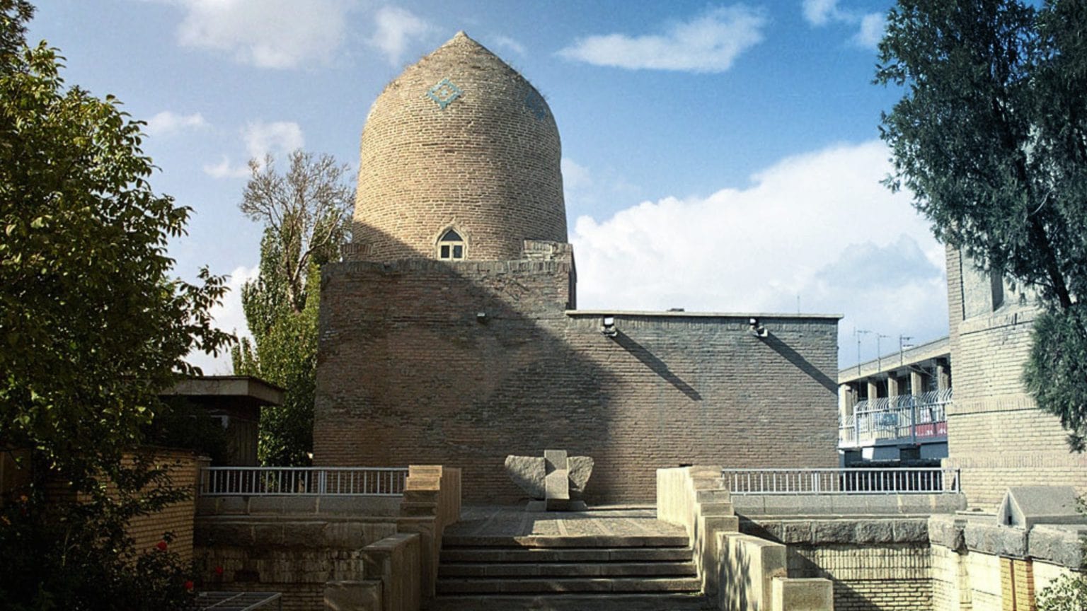 آرامگاه استر و مردخای کجاست؟