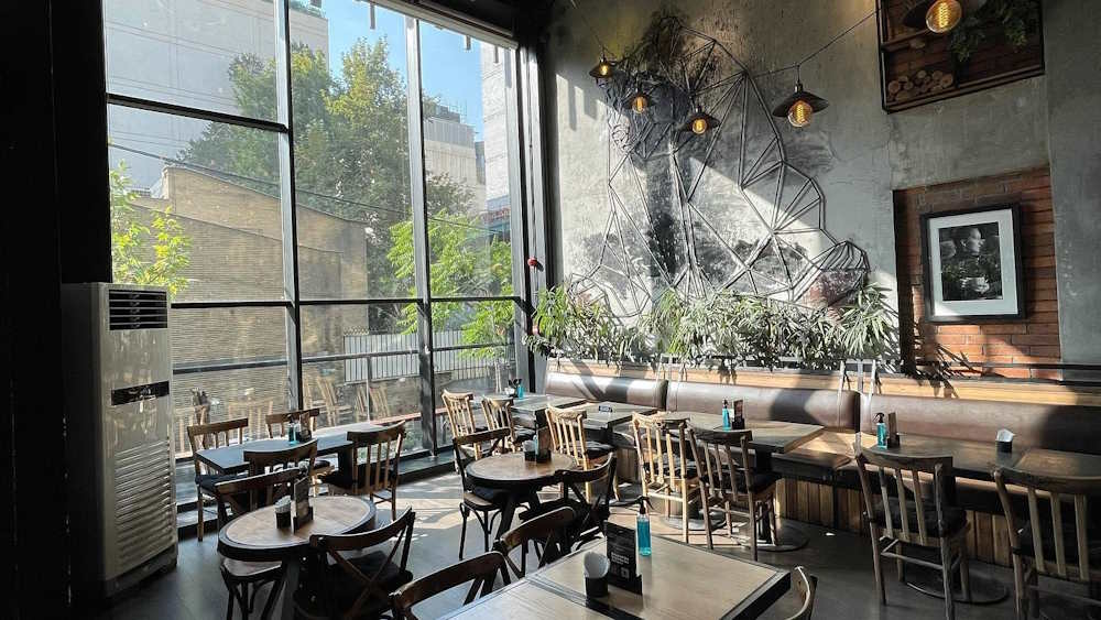 بهترین کافه های فرشته تهران | ۱۸ کافه زیبا در خیابان فرشته