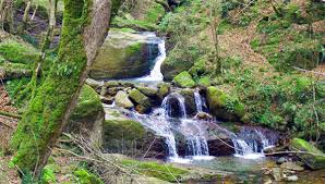 زیباترین آبشارهای گیلان در دل صخره ها