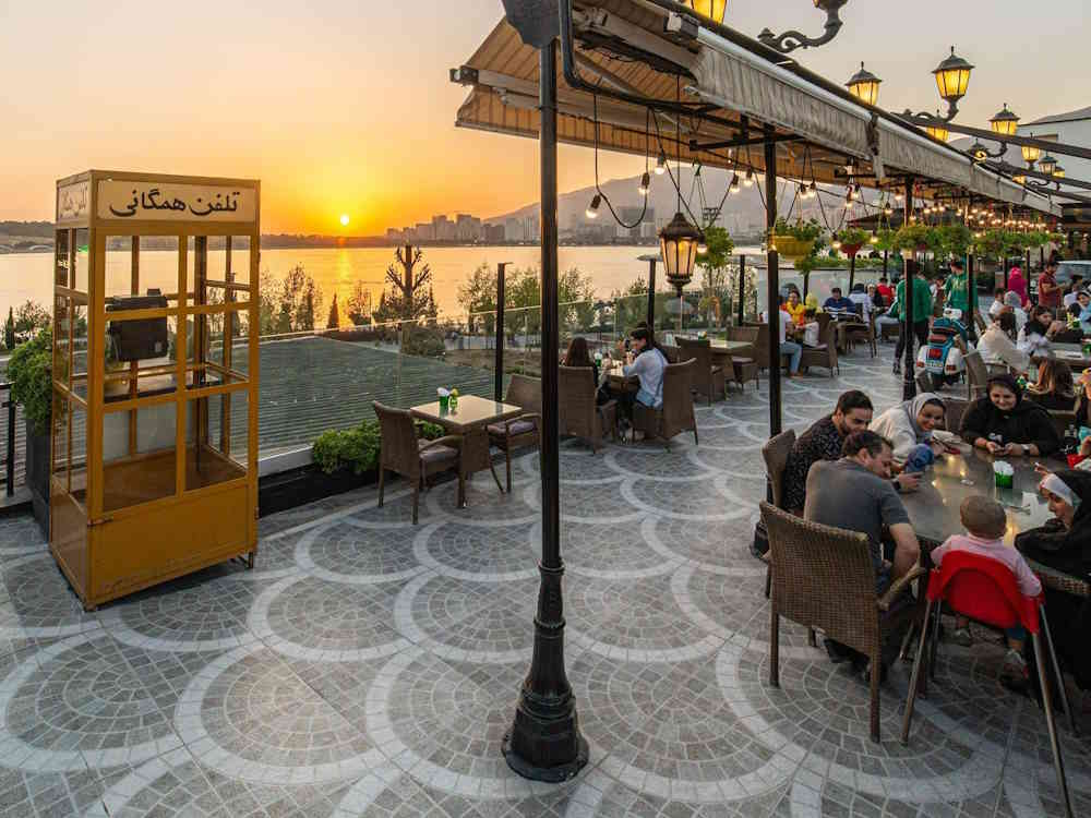 رواق مال | تجربه خرید و تفریح در معماری نوستالژیک