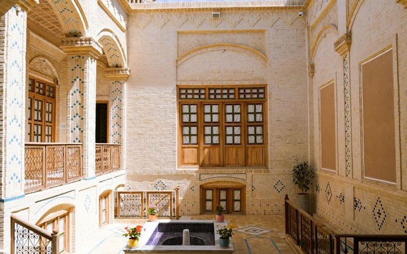 هتل فاضلی یزد