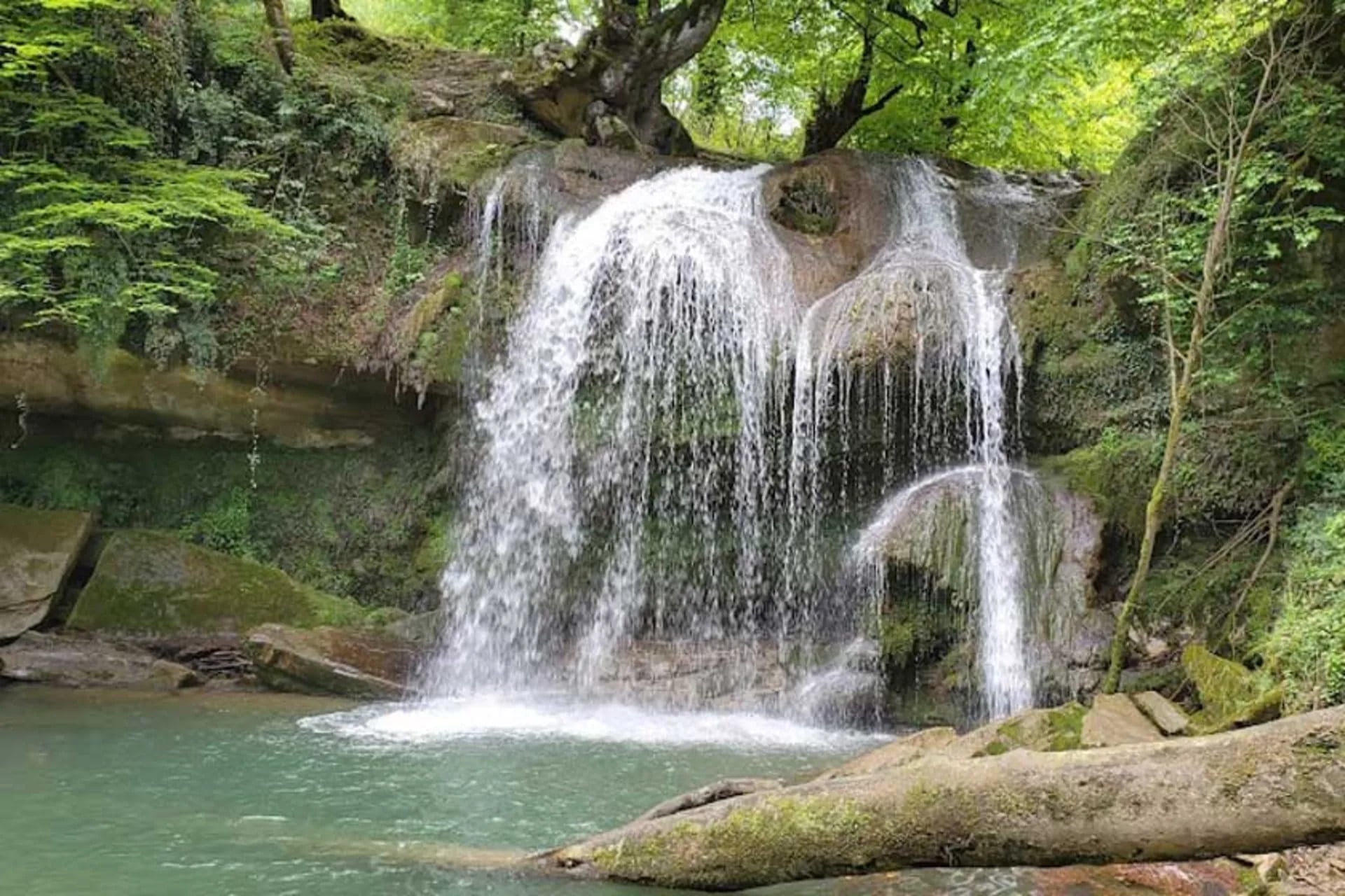 هفت آبشار تیرکن کجاست؟