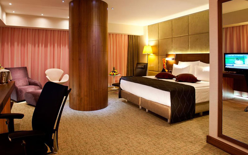 هتل Crowne Plaza Istanbul Harbiye, an IHG Hotel 
