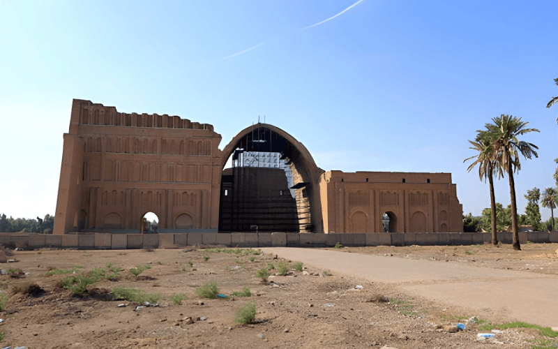 طاق کسری کجاست؟ تاریخچه، عجایب و راهنمای بازدید