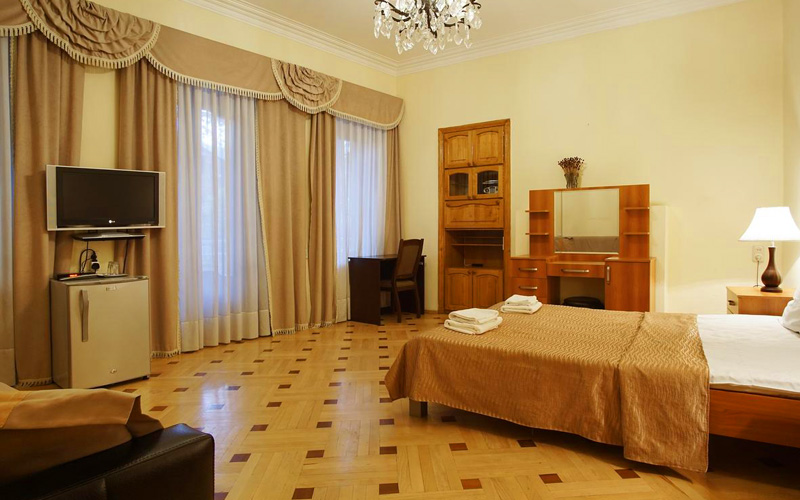 هتل Arta Hotel Tbilisi