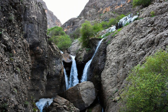 معرفی زیباترین آبشارهای لرستان + مسیر و نکات رفتن