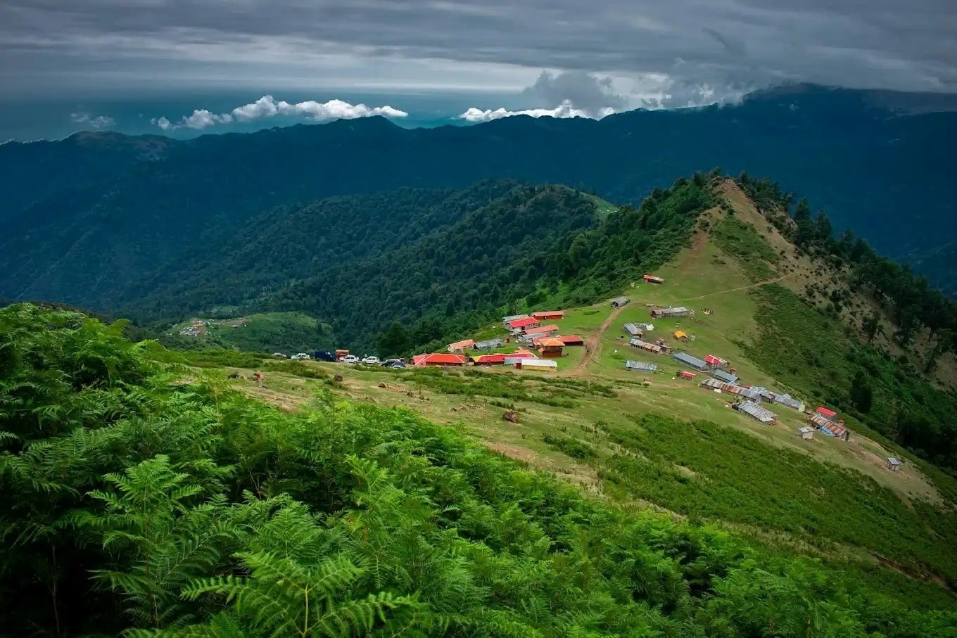 غار آویشو کجاست و چرا بازدید از آن ارزش دارد؟