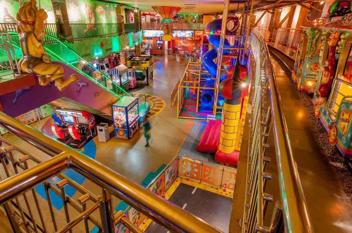 معرفی کامل سرزمین عجایب مشهد