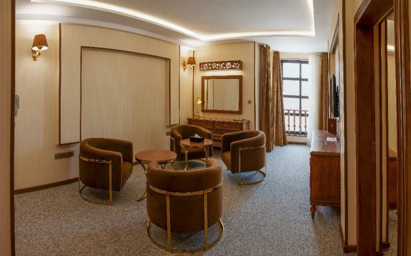 هتل بزرگ رز شیراز