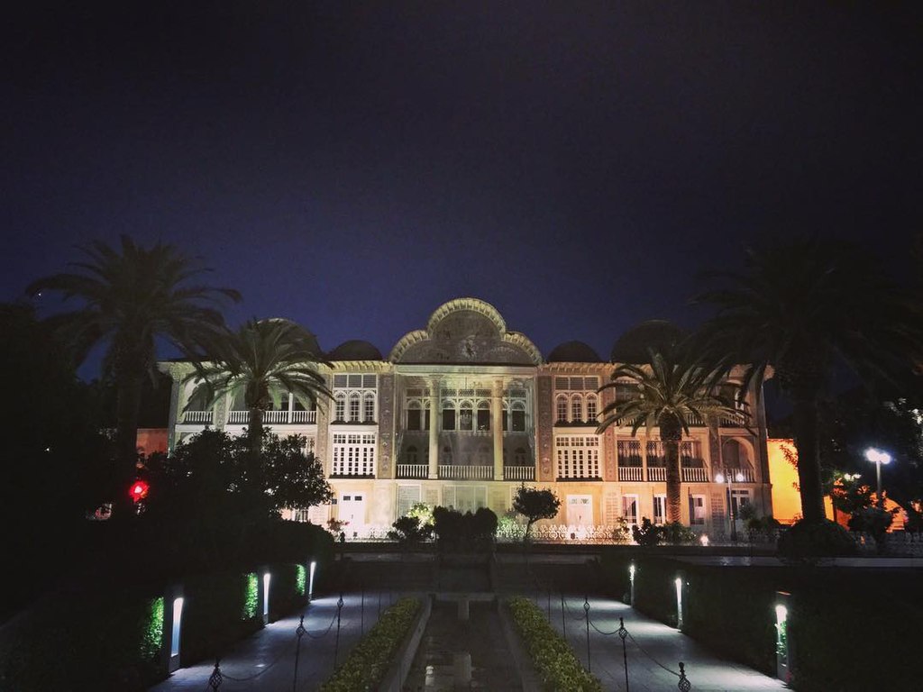 جاهای دیدنی شیراز در شب | ۱۵ مکان برای شبگردی در شیراز