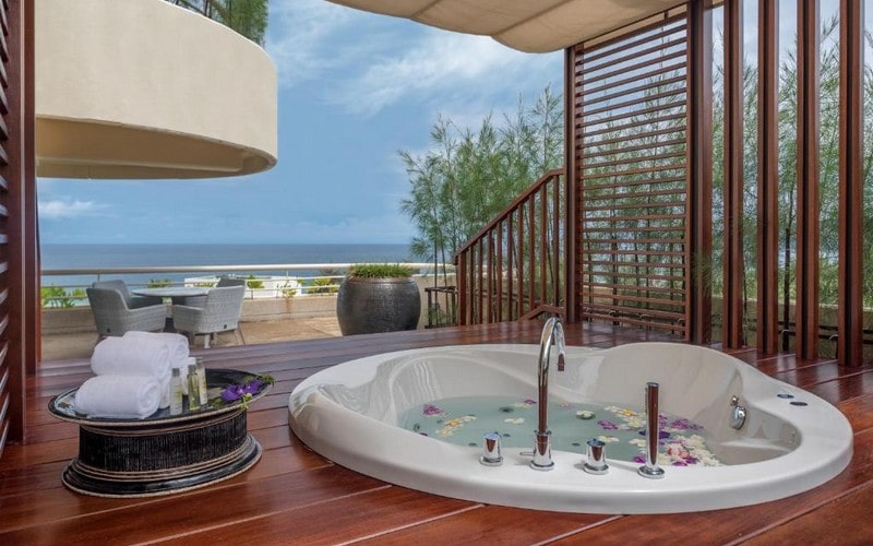 هتل Hilton Phuket Arcadia Resort & Spa