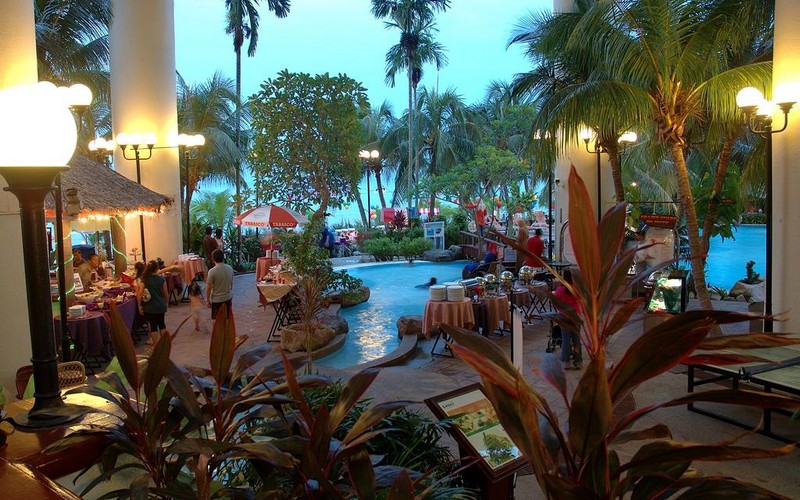 هتل Rainbow Paradise Beach Resort Penang