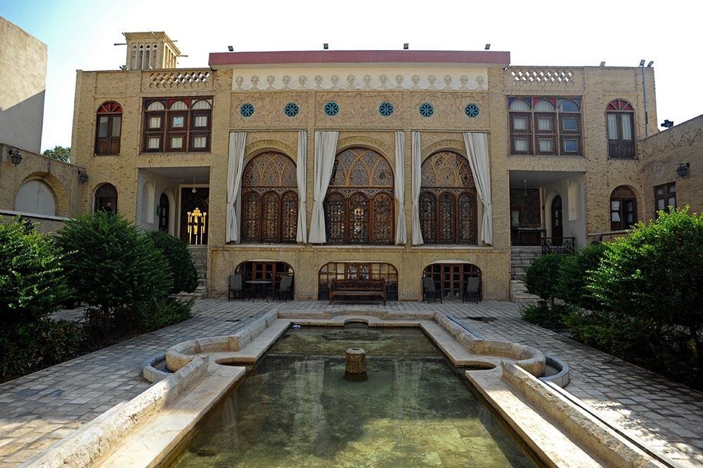 خانه های تاریخی تهران | ۱۰ بنای باستانی زیبا در پاییز