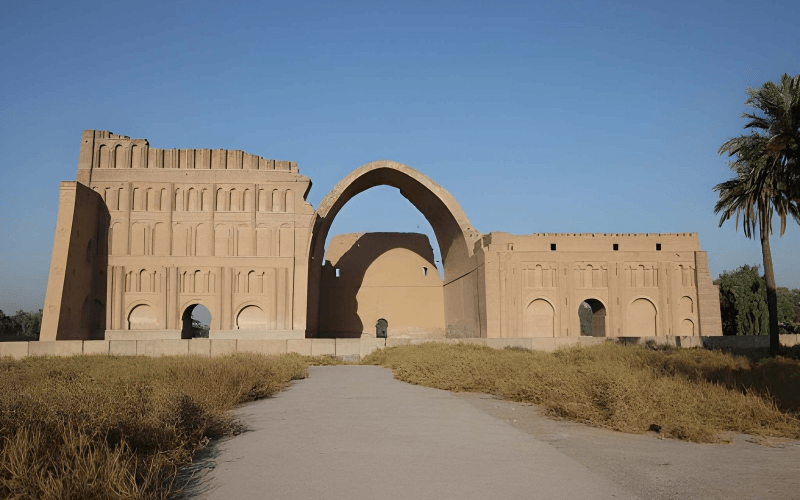 طاق کسری کجاست؟ تاریخچه، عجایب و راهنمای بازدید