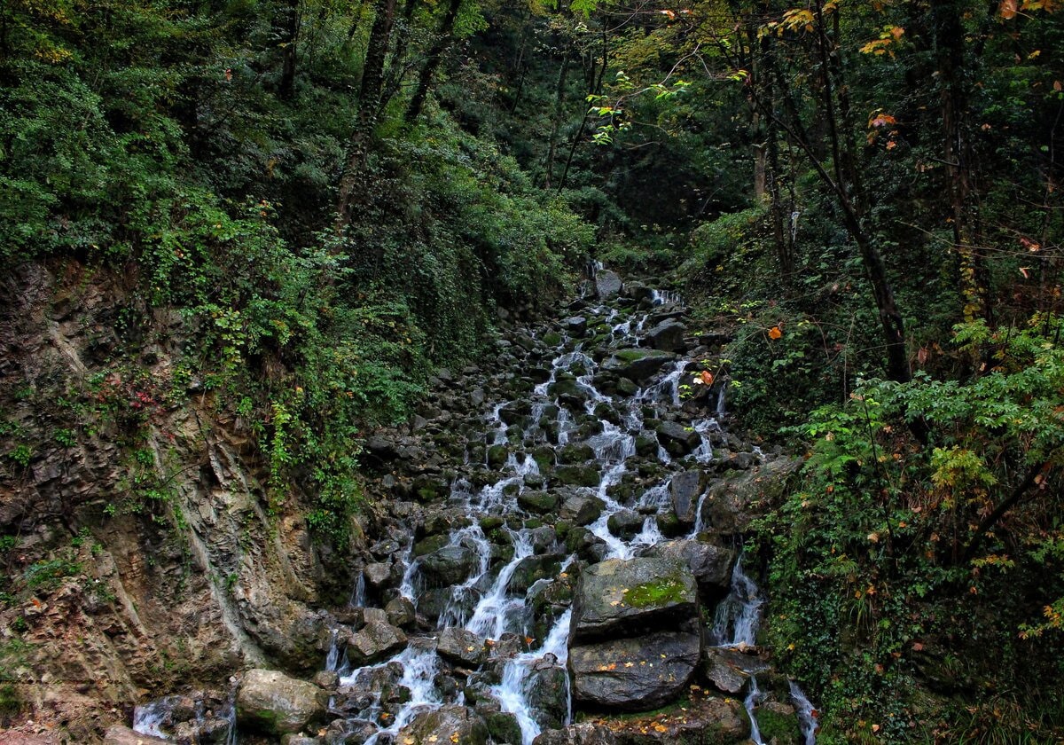 آبشار آب پری کجاست؟