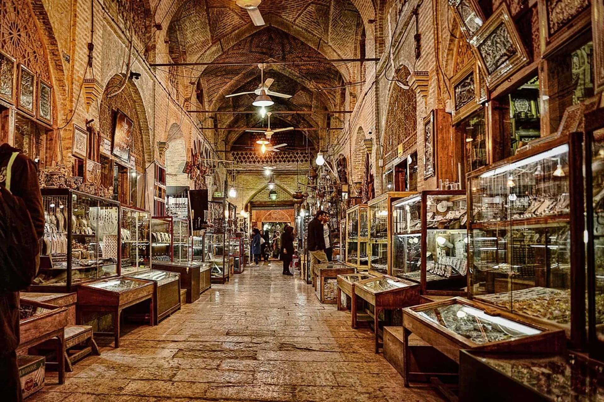 مراکز خرید اصفهان | از بازارهای سنتی تا لوکس