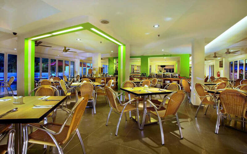 هتل favehotel Cenang Beach Langkawi