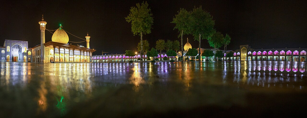 جاهای دیدنی شیراز در شب | ۱۵ مکان برای شبگردی در شیراز