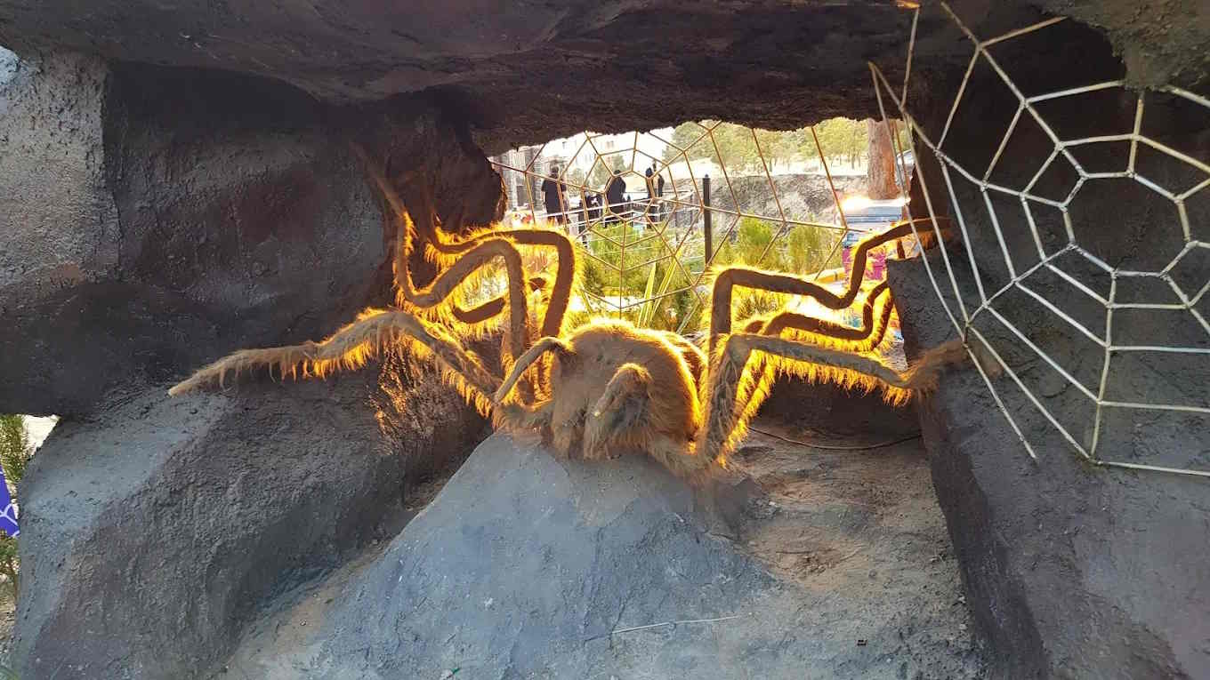 پارک ژوراسیک تهران کجاست؟ | سفر به دنیای ماقبل تاریخ