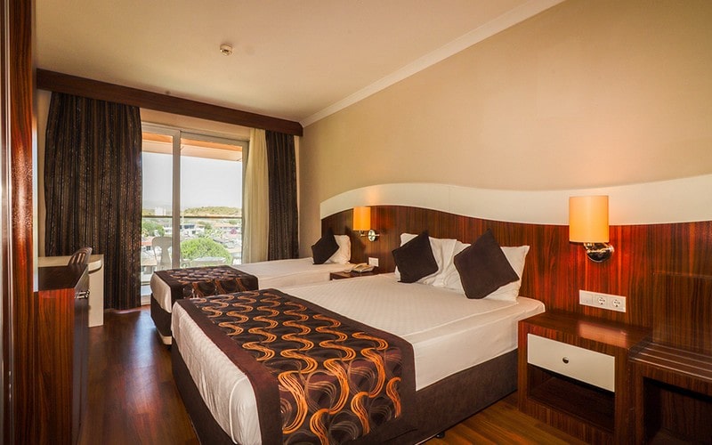 هتل Throne Beach Resort & Spa Alanya
