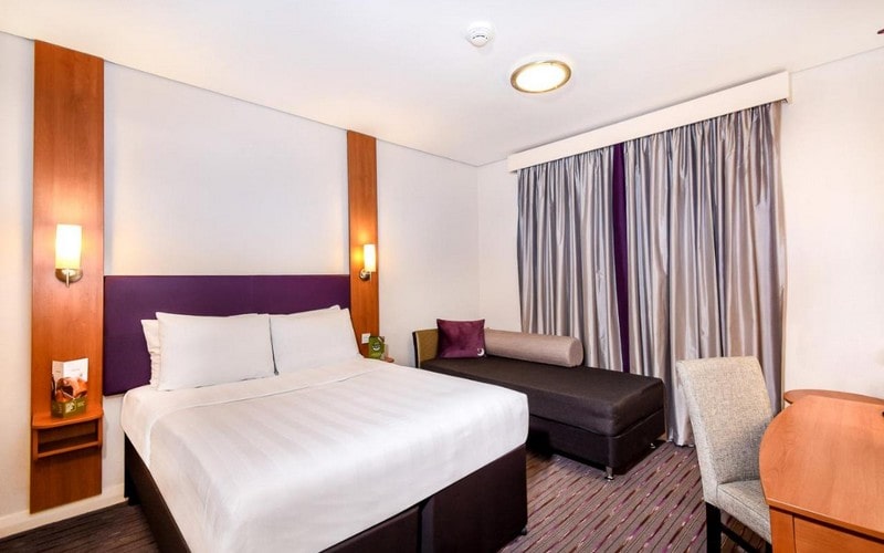 هتل Premier Inn Dubai Investments Park