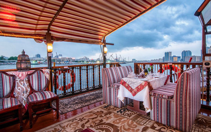 رستوران کشتی عربی المنصور دبی