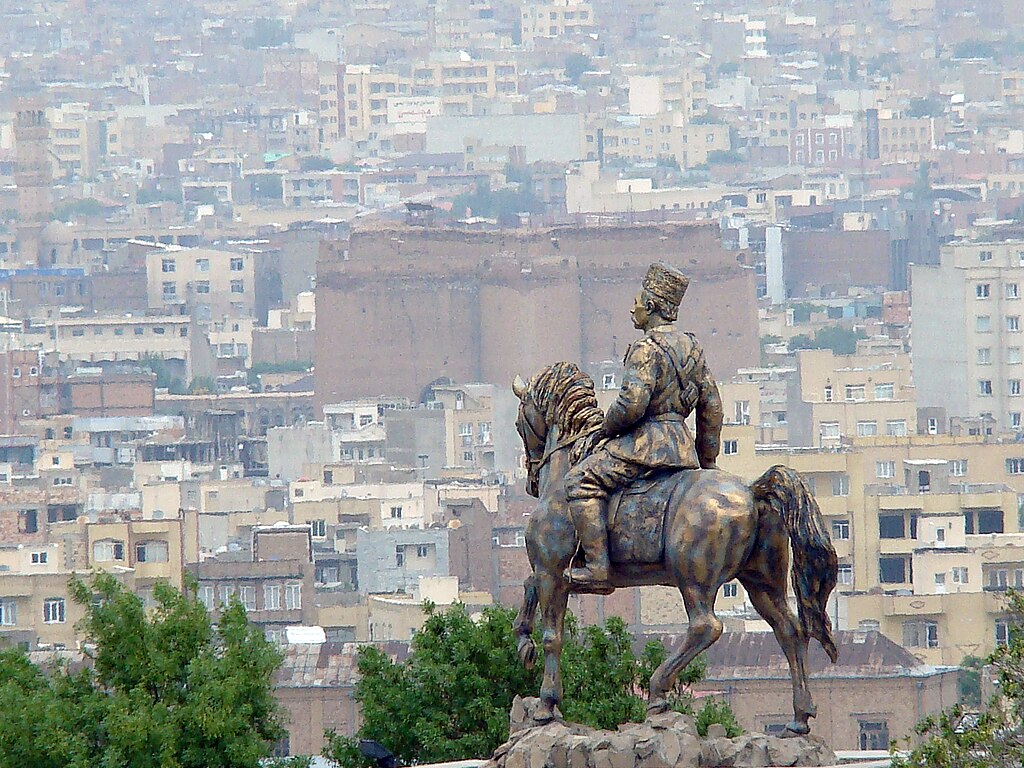 معرفی بهترین پارک های تبریز | پارک های تاریخی تا بوستان های جنگلی تبریز