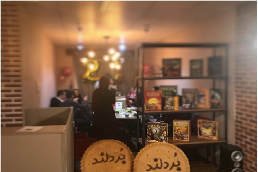 معرفی بهترین کافه بازی های تهران | ۱۴ بردگیم برتر تهران