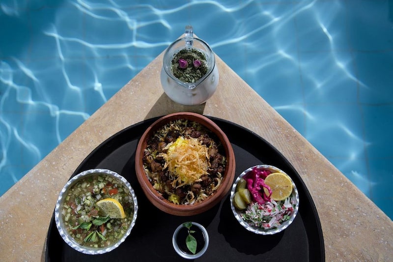 جاهای دیدنی شیراز در شب | ۱۵ مکان برای شبگردی در شیراز