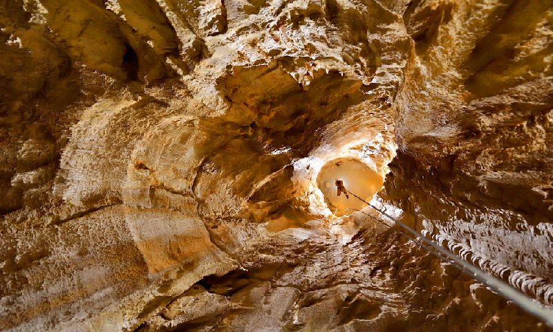 غار پرآو کرمانشاه