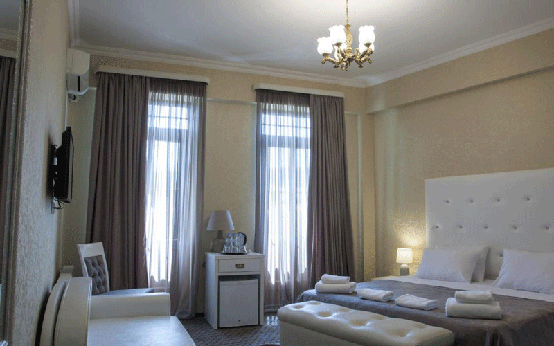 هتل Hotel Piazza Tbilisi